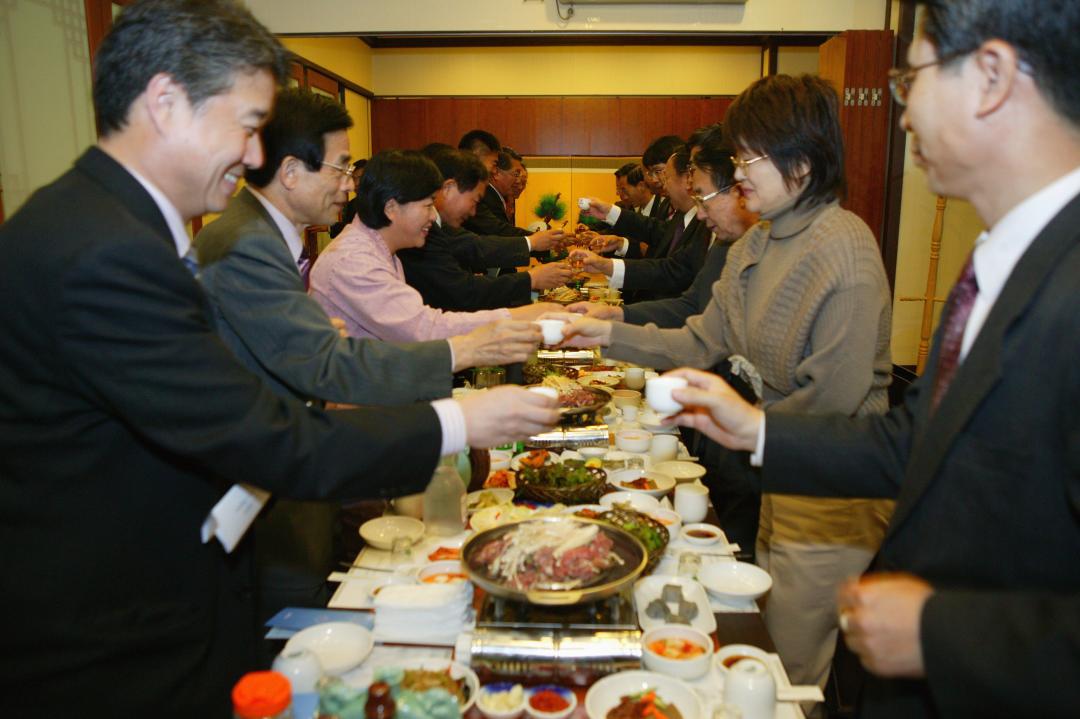 '중국 지린성 대표단 내방' 게시글의 사진(14) '2006-11-03 중국 지린성 대표단 내방 (14).jpg'