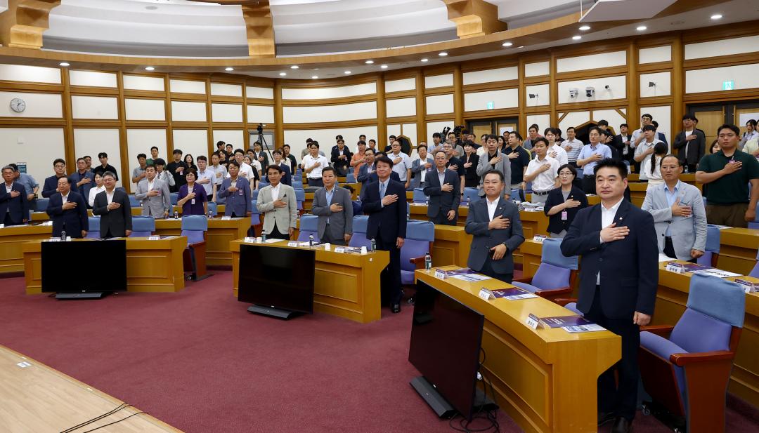 '동해안 철도 고속화 국회 정책토론회(삼척~동해~강릉 한반도 허리 고속화로 잇다)' 게시글의 사진(1) '2025-07-23 동해안 철도 고속화 국회 정책토론회(삼척~동해~강릉 한반도 허리 고속화로 잇다) (1).jpg'