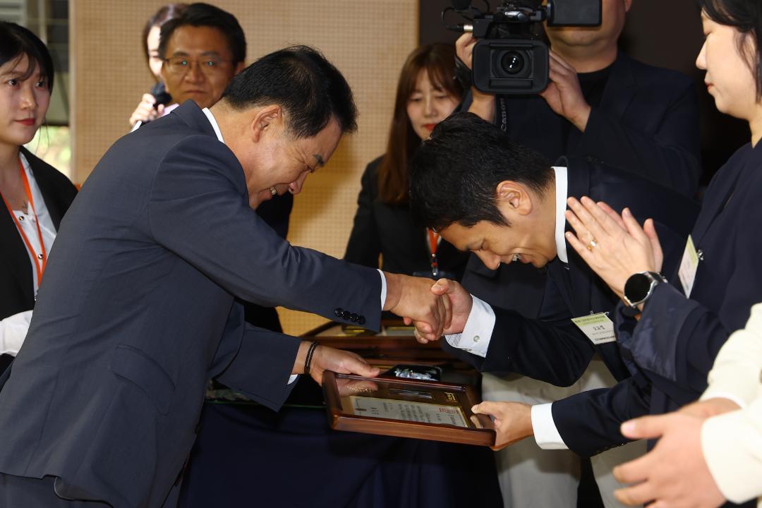 '제24회 강원특별자치도 사회복지사 대회' 게시글의 사진(31) '2025-09-30 제24회 강원특별자치도 사회복지사 대회 (31).jpg'