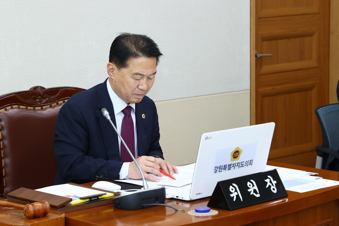 '제341회 제2차 경제산업위원회' 게시글의 사진(26) '2025-10-15 제341회 제2차 경제산업위원회 (27).jpg'