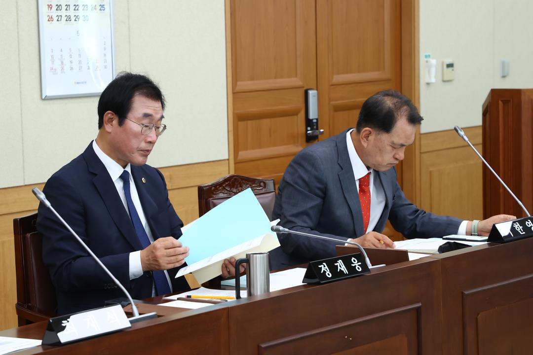 '제345회 제1차 경제산업위원회' 게시글의 사진(5) '2026-04-27 제345회 제1차 경제산업위원회 (5).jpg'