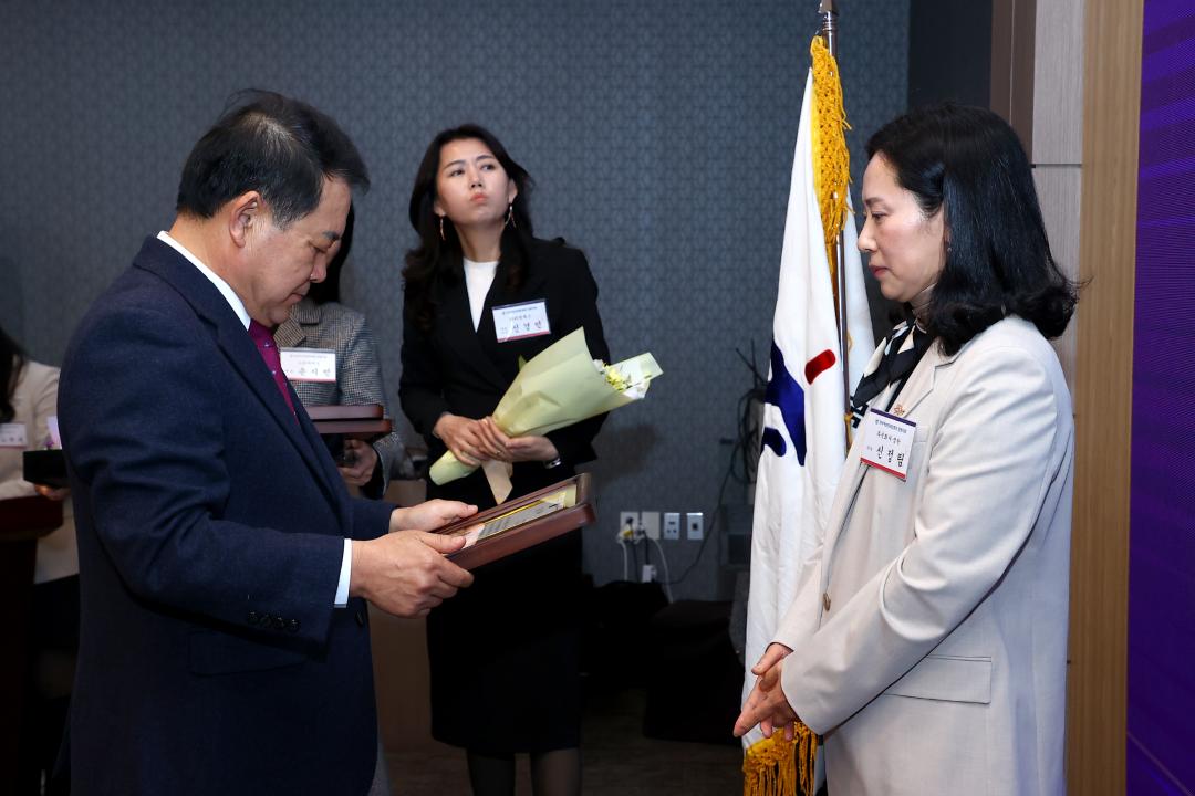 '제25회 강원여성경제인대회' 게시글의 사진(20) '2025-11-26 제25회 강원여성경제인대회 (20).jpg'