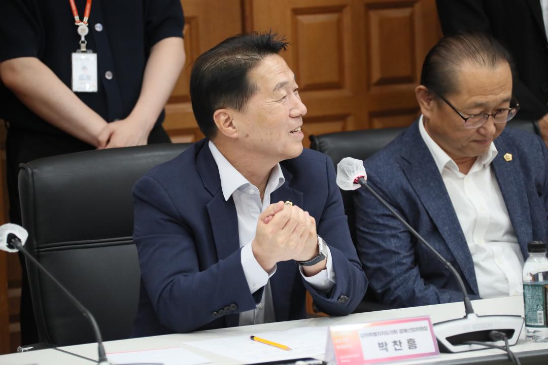 '(주)모비너스 춘천이전 투자협약식' 게시글의 사진(5) '2024-07-17 (주)모비너스 춘천이전 투자협약식 (3).jpg'