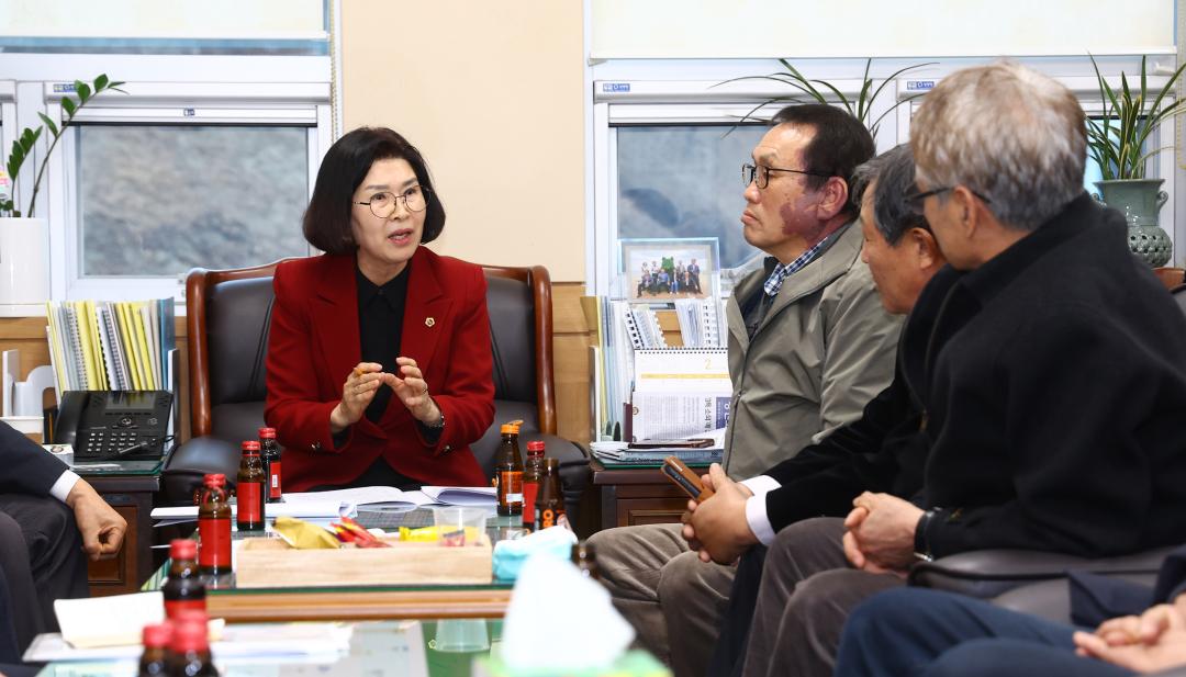 '강원특별자치도의회 농림수산위원회-강원산채연구회 간담회' 게시글의 사진(18) '2026-02-04 농림수산위원회-강원산채연구회 간담 (18).jpg'