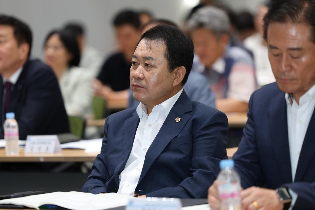 '강원형 바이오헬스 클러스터 구축 발전전략 모색 심포지엄' 게시글의 사진(8) '2024-07-25 강원형 바이오헬스 클러스터 구축 발전전략 모색 심포지엄 (7).jpg'