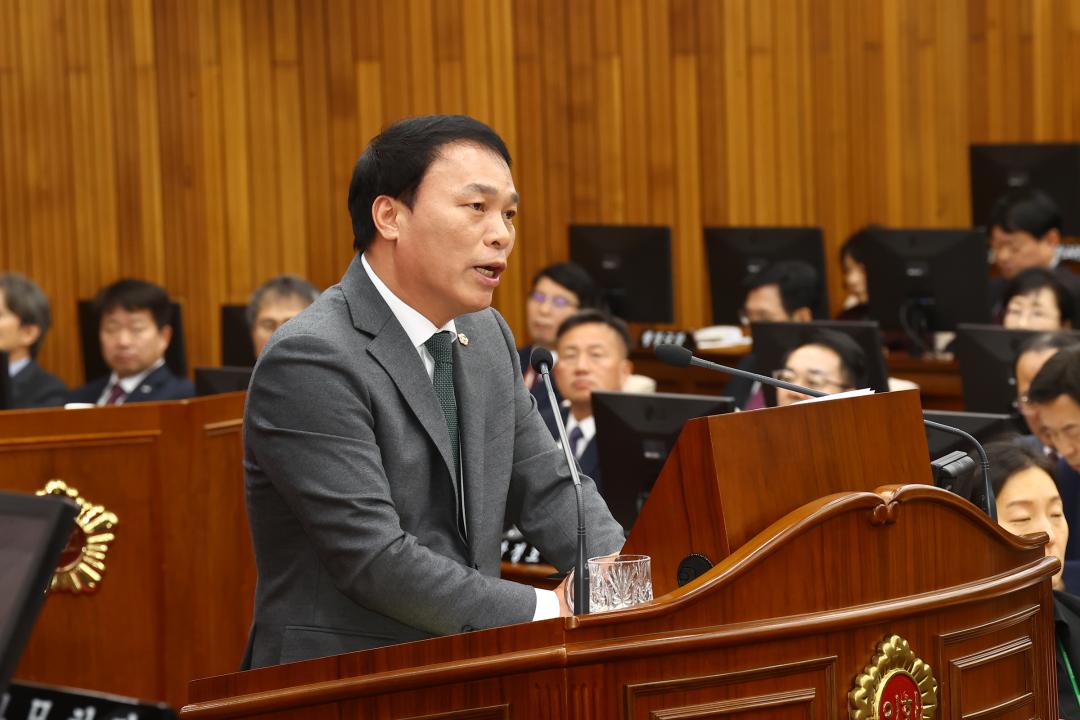 '제335회 제2차 본회의(제1차 도정 및 교육행정에 관한 질문)' 게시글의 사진(64) '2025-03-11 제335회 제2차 본회의(제1차 도정 및 교육행정에 관한 질문) (64) 박기영 의원.jpg'