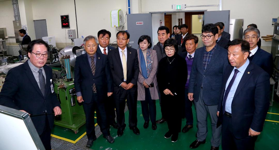 '2019년도 농림수산위원회 현지 행정사무감사(농식품연구소)' 게시글의 사진(2) '2019-11-18 2019년도 농림수산위원회 현지 행정사무감사(농식품연구소) (2).jpg'