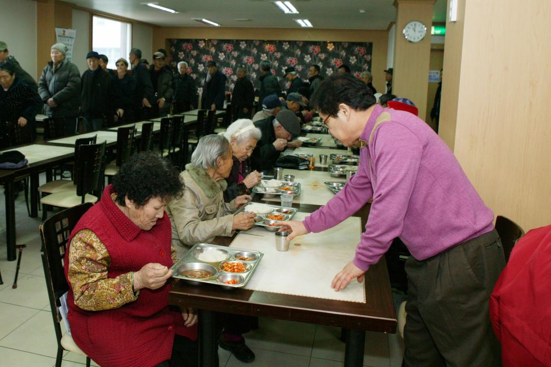 '민생현장 무료급식소 봉사활동' 게시글의 사진(11) '2009-02-19 민생현장 무료급식소 봉사활동 (11).jpg'