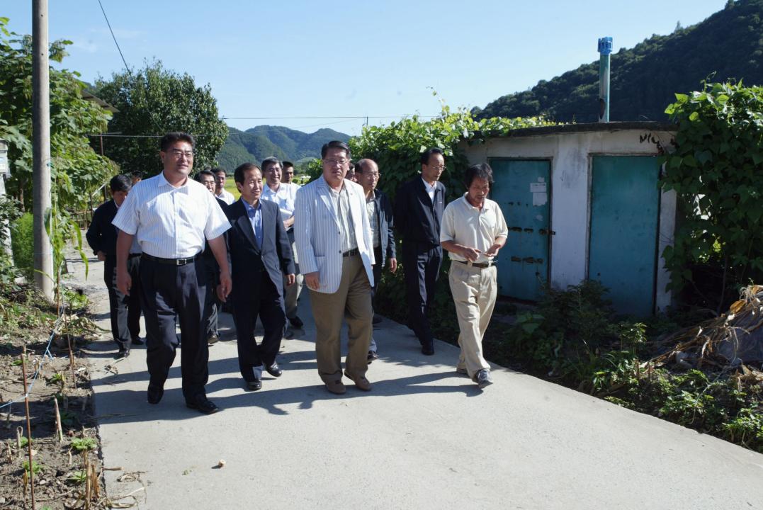 '사방댐 시설 및 친환경 농업경영 현지시찰' 게시글의 사진(8) '2006-09-07 사방댐 시설 및 친환경 농업경영 현지시찰 (8).JPG'