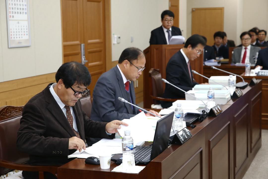 '제251회 제3차 경제건설위원회' 게시글의 사진(4) '2015-11-26 제251회 제3차 경제건설위원회 (4).JPG'
