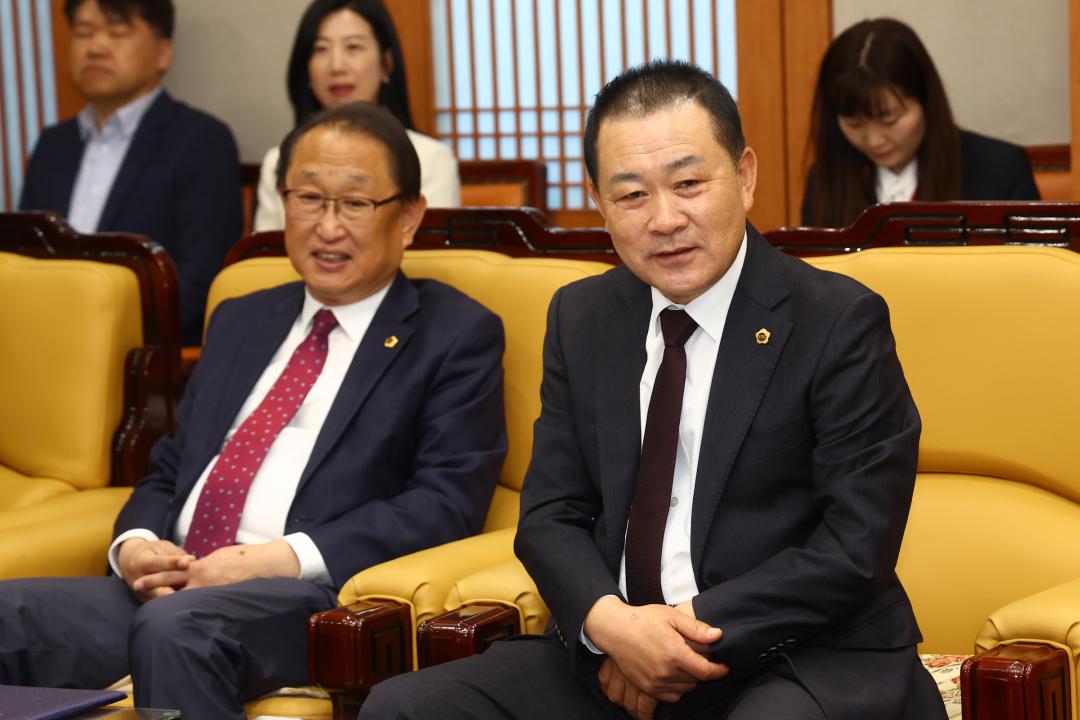 '2025회계연도 결산검사위원 위촉식 및 간담회' 게시글의 사진(28) '2026-04-16 2025회계연도 결산검사위원 위촉식 및 간담회 (30).jpg'