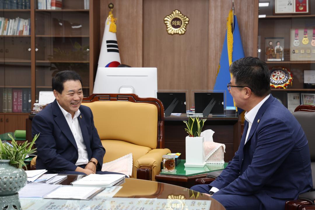 '양양군의장 강원특별자치도의회 방문' 게시글의 사진(1) '2024-07-25 양양군의장 면담 (2).jpg'