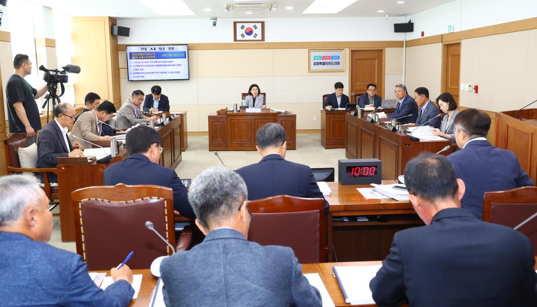 '제339회 제2차 농림수산위원회' 게시글의 사진(2) '2025-07-10 제339회 제2차 농림수산위원회 (2).jpg'