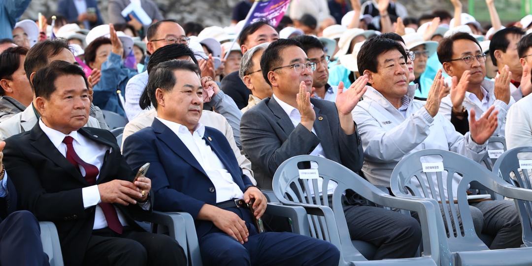 '제33회 강원특별자치도민생활체육대회 개회식' 게시글의 사진(9) '2025-09-26 제33회 강원특별자치도민생활체육대회 개회식 (9).jpg'