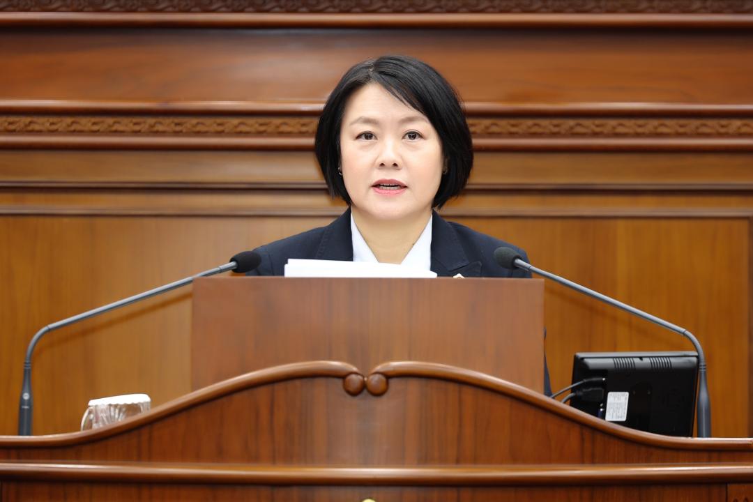 '제335회 제2차 본회의(제1차 도정 및 교육행정에 관한 질문)' 게시글의 사진(72) '2025-03-11 제335회 제2차 본회의(제1차 도정 및 교육행정에 관한 질문) (72) 박윤미 의원.jpg'