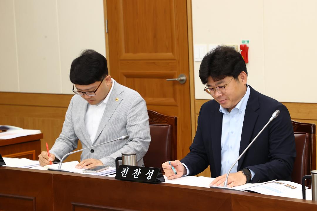 '제337회 제1차 교육위원회' 게시글의 사진(13) '2025-05-09 제337회 제1차 교육위원회 (14).jpg'