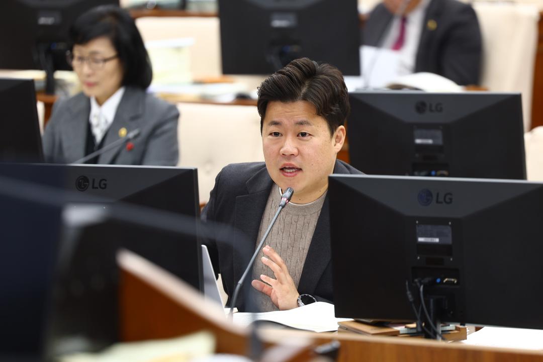 '제342회 제2차 예산결산특별위원회' 게시글의 사진(7) '2025-12-02 제342회 제2차 예산결산특별위원회 (7).jpg'