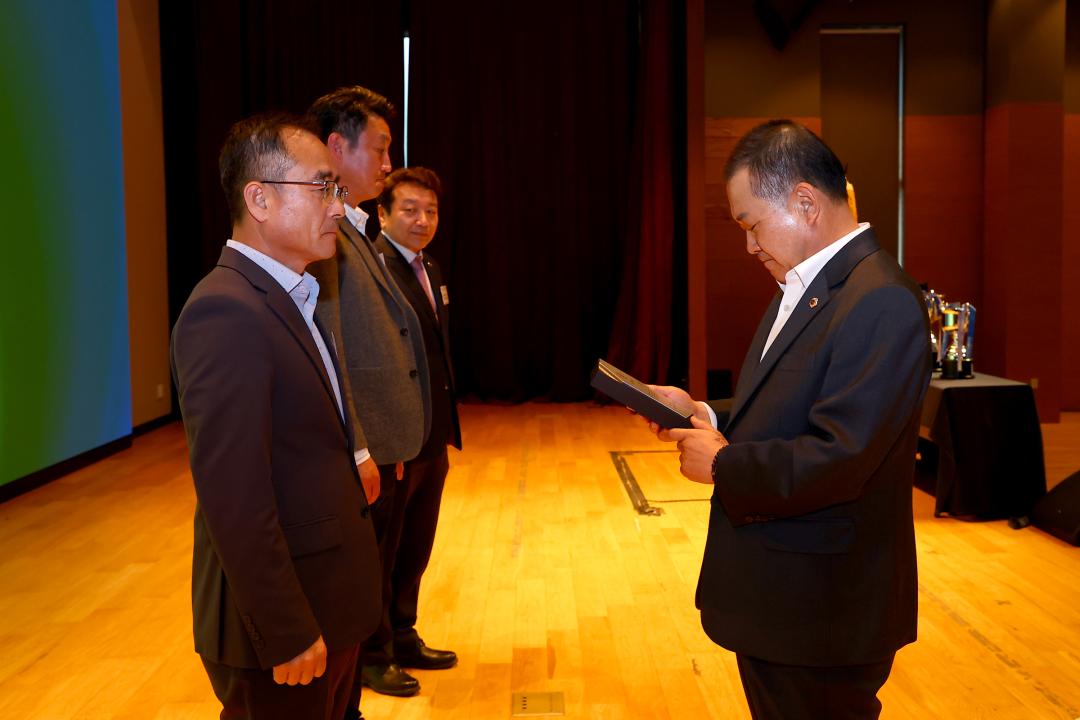 '제107회 전국동계체육대회 강원특별자치도 선수단 유공자 시상식' 게시글의 사진(15) '2026-03-31 제107회 전국동계체육대회 강원특별자치도 선수단 유공자 시상식 (15).jpg'