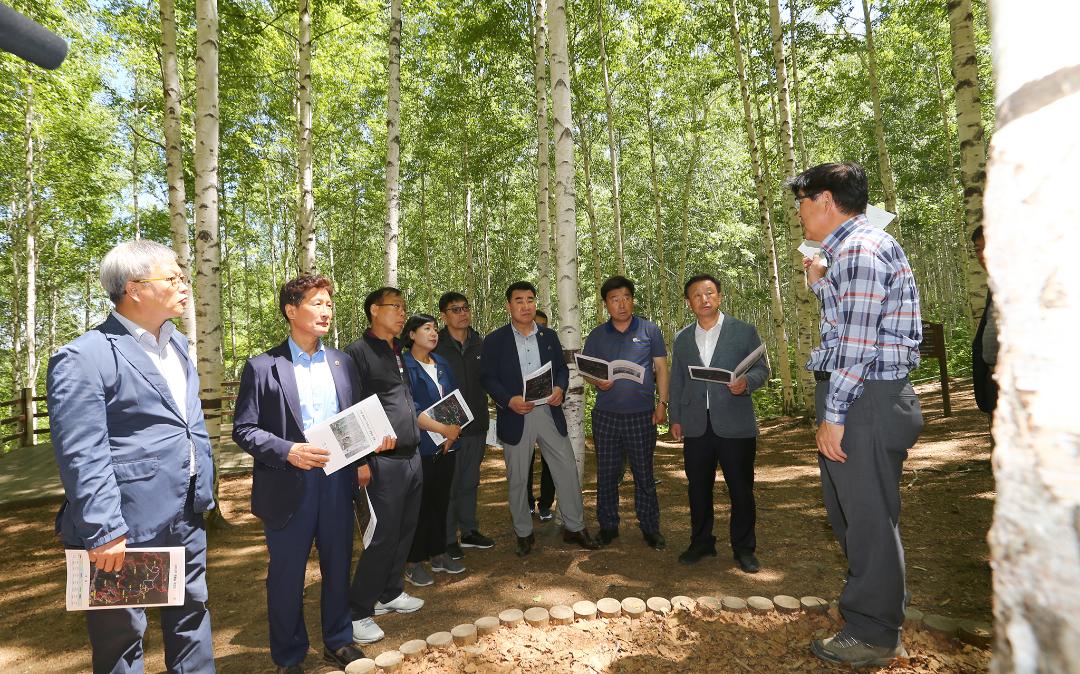 '제281회 농림수산위원회 현지시찰(인제 산불현장 및 산림생태관광지)' 게시글의 사진(26) '2019-05-21 제281회 농림수산위원회 현지시찰(인제 산불현장 및 산림생태관광지) (26).jpg'