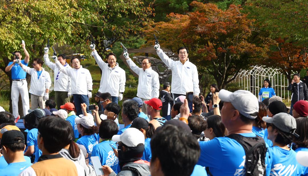 '2026 연합마라톤' 게시글의 사진(32) '2026-10-03 2026 연합마라톤 (32).jpg'
