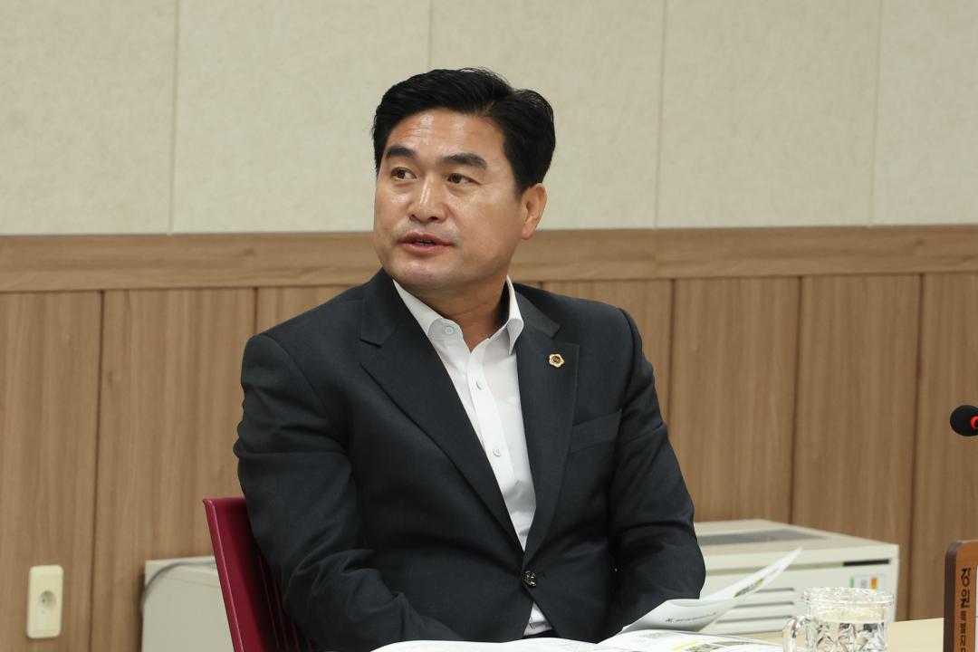 '제333회 농림수산위원회 현지시찰(산림과학연구원)' 게시글의 사진(17) '2024-11-14 제333회 농림수산위원회 현지시찰(산림과학연구원) (18).jpg'