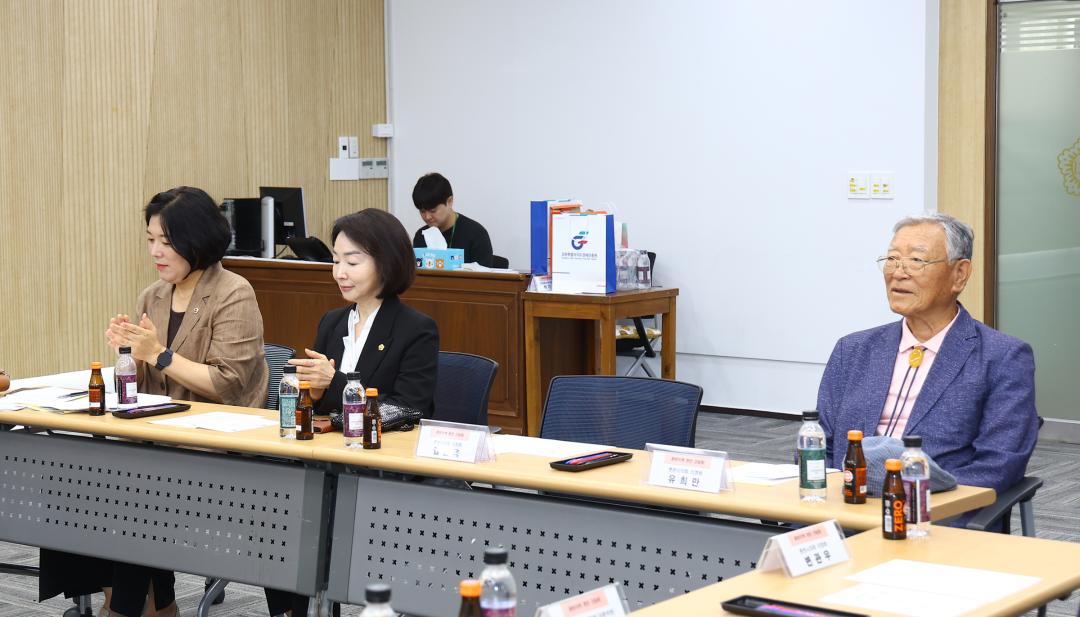 '춘천지역 현안 논의를 위한 도의회-춘천시의회 의정회 간담회' 게시글의 사진(4) '2025-06-27 춘천지역 현안 논의를 위한 도의회-춘천시의회 의정회 간담회 (4).jpg'