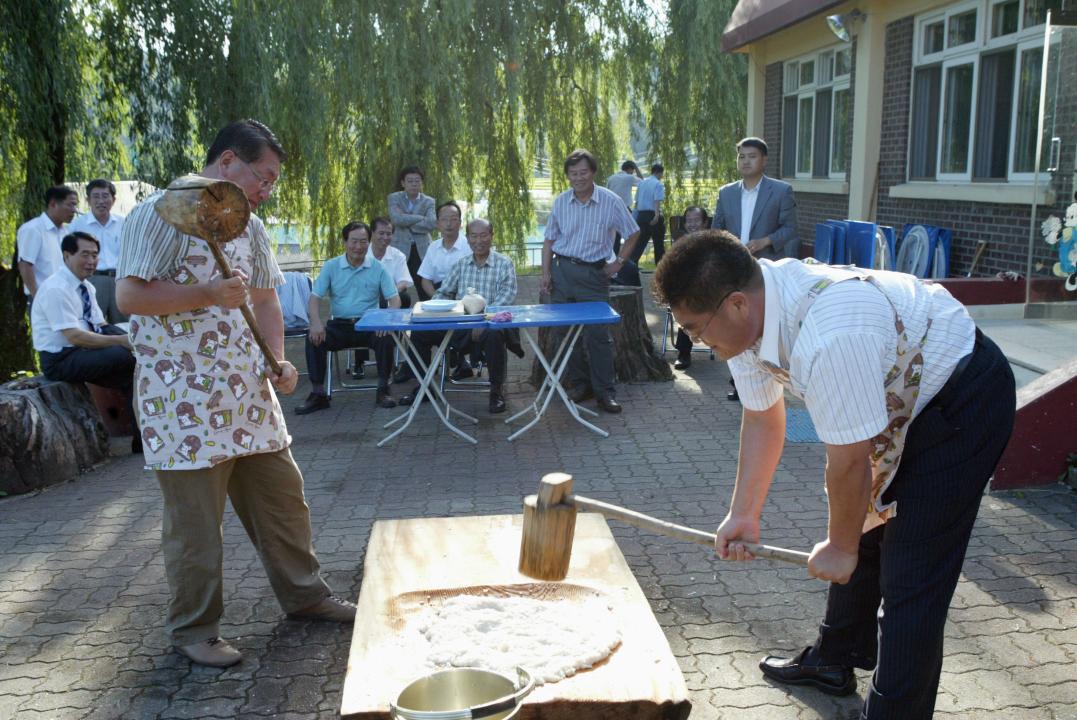 '사방댐 시설 및 친환경 농업경영 현지시찰' 게시글의 사진(29) '2006-09-07 사방댐 시설 및 친환경 농업경영 현지시찰 (29).JPG'
