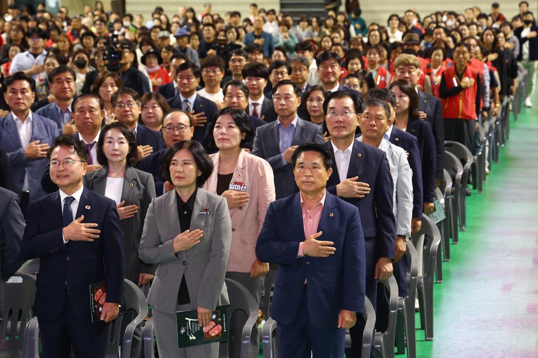 '제24회 강원특별자치도 사회복지사 대회' 게시글의 사진(11) '2025-09-30 제24회 강원특별자치도 사회복지사 대회 (11).jpg'