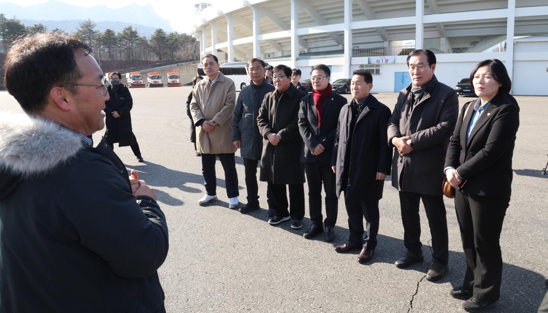 '경제산업위원회 민생현장 방문' 게시글의 사진(10) '2025-02-11 경제산업위원회 민생현장 방문 (10) 속초수소충전소.jpg'
