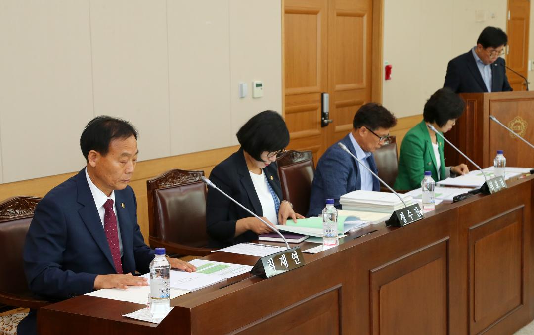 '제283회 제1차 농림수산위원회' 게시글의 사진(9) '2019-07-04 제283회 제1차 농림수산위원회 (9).jpg'