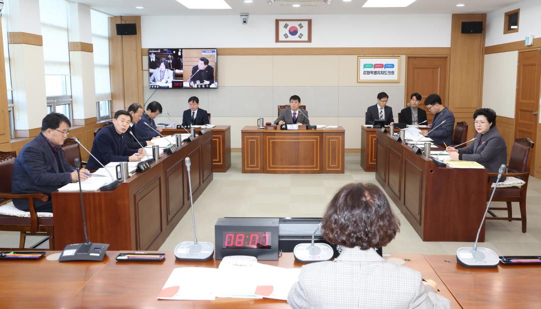'제334회 제2차 교육위원회' 게시글의 사진(2) '2025-02-06 제334회 제2차 교육위원회 (2).jpg'