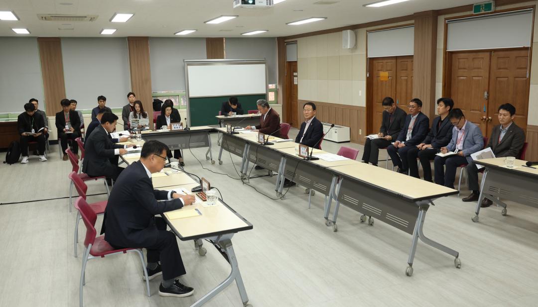 '제333회 농림수산위원회 현지시찰(산림과학연구원)' 게시글의 사진(9) '2024-11-14 제333회 농림수산위원회 현지시찰(산림과학연구원) (9).jpg'