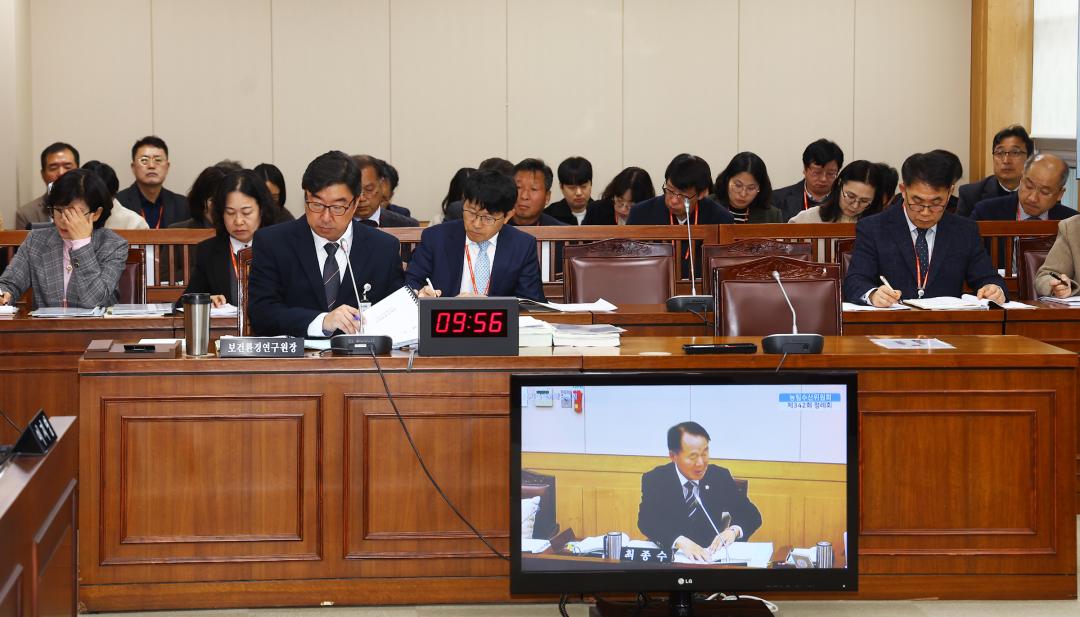 '제342회 제2차 농림수산위원회' 게시글의 사진(11) '2025-11-20 제342회 제2차 농림수산위원회 (11).jpg'