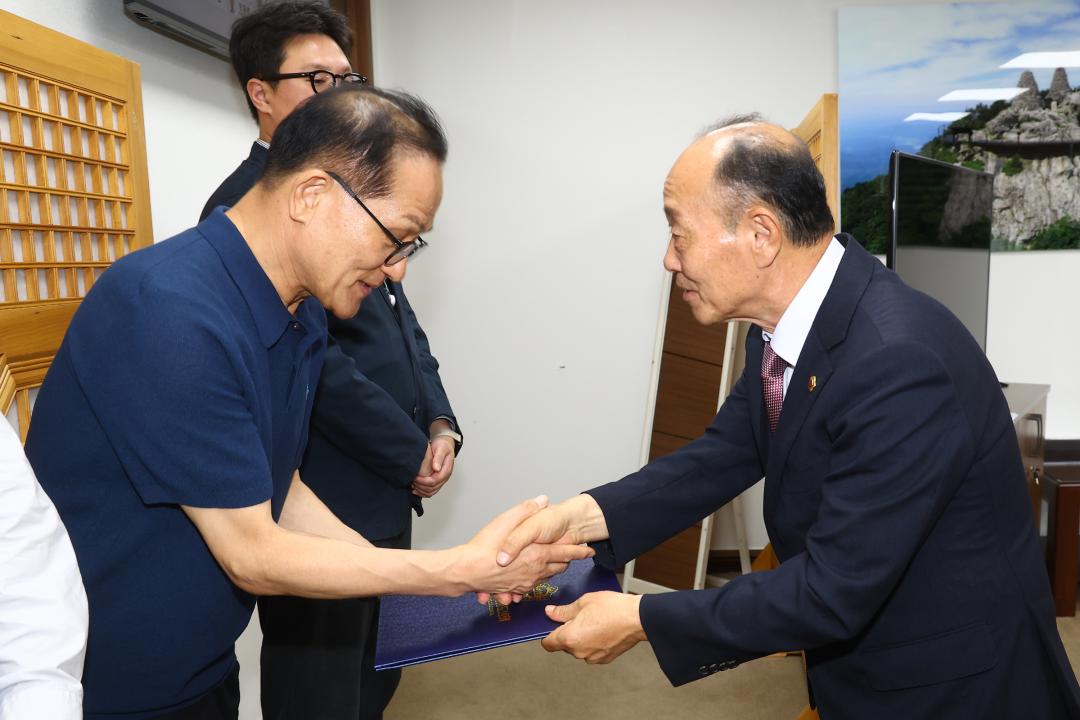 '강원특별자치도의회 의원 행동강령운영 자문위원회 위촉식' 게시글의 사진(11) '2026-07-28 강원특별자치도의회 의원 행동강령운영 자문위원회 위촉식 (12).jpg'