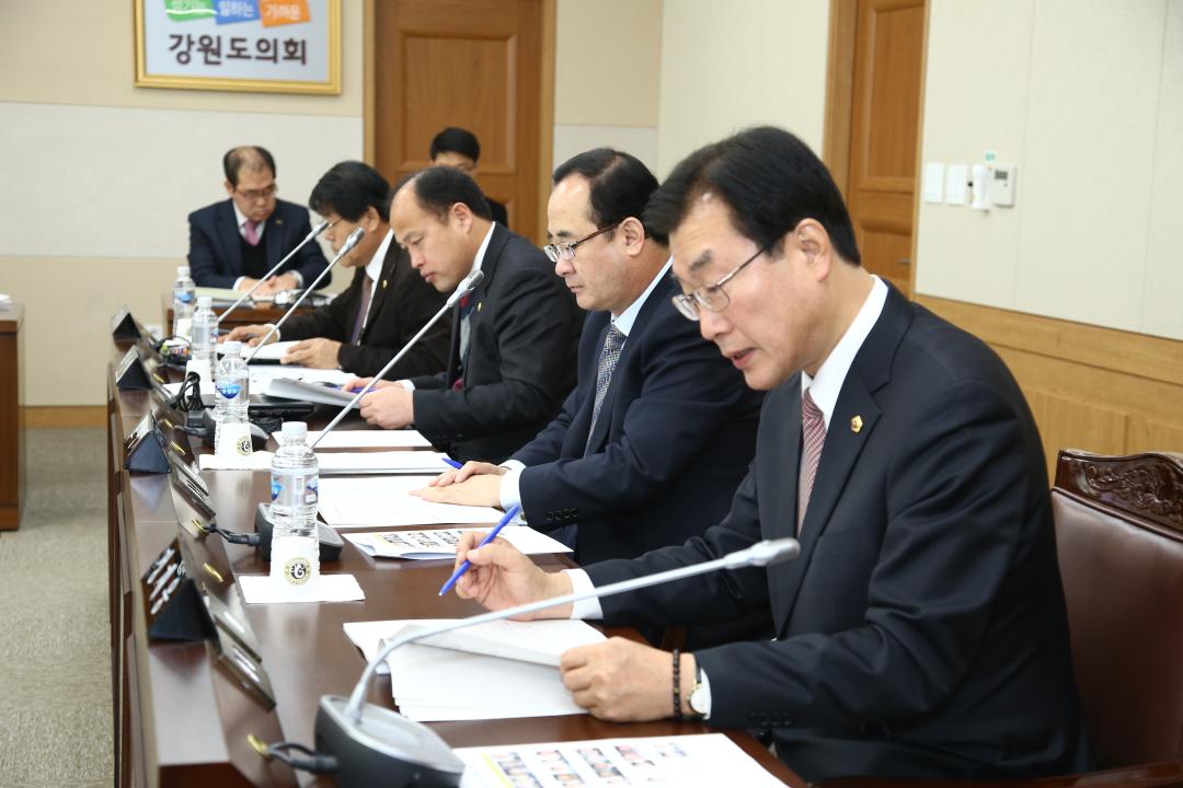 '제252회 제1차 경제건설위원회' 게시글의 사진(11) '2016-01-28 제252회 제1차 경제건설위원회 (11).JPG'