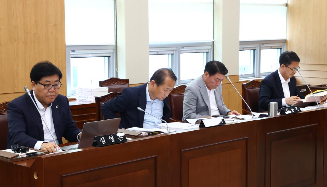 '제338회 제1차 경제산업위원회' 게시글의 사진(3) '2025-06-09 제338회 제1차 경제산업위원회 (3).jpg'