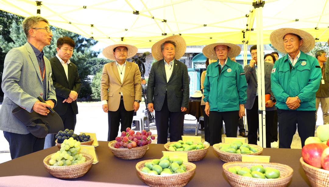 '제340회 농림수산위원회 현지시찰' 게시글의 사진(4) '2025-09-11 제340회 농림수산위원회 현지시찰(농업기술원,해피초원목장) (3).jpg'