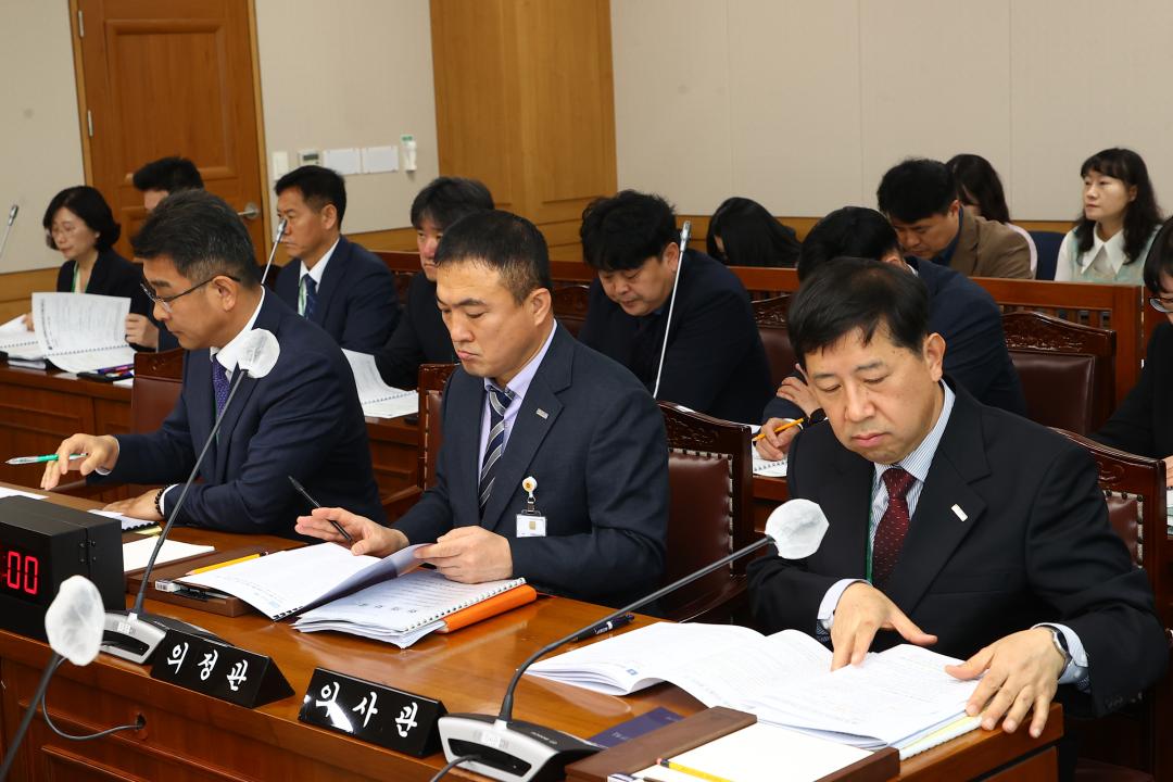 '제336회 제1차 의회운영위원회' 게시글의 사진(13) '2025-04-08 제336회 제1차 의회운영위원회 (13).jpg'