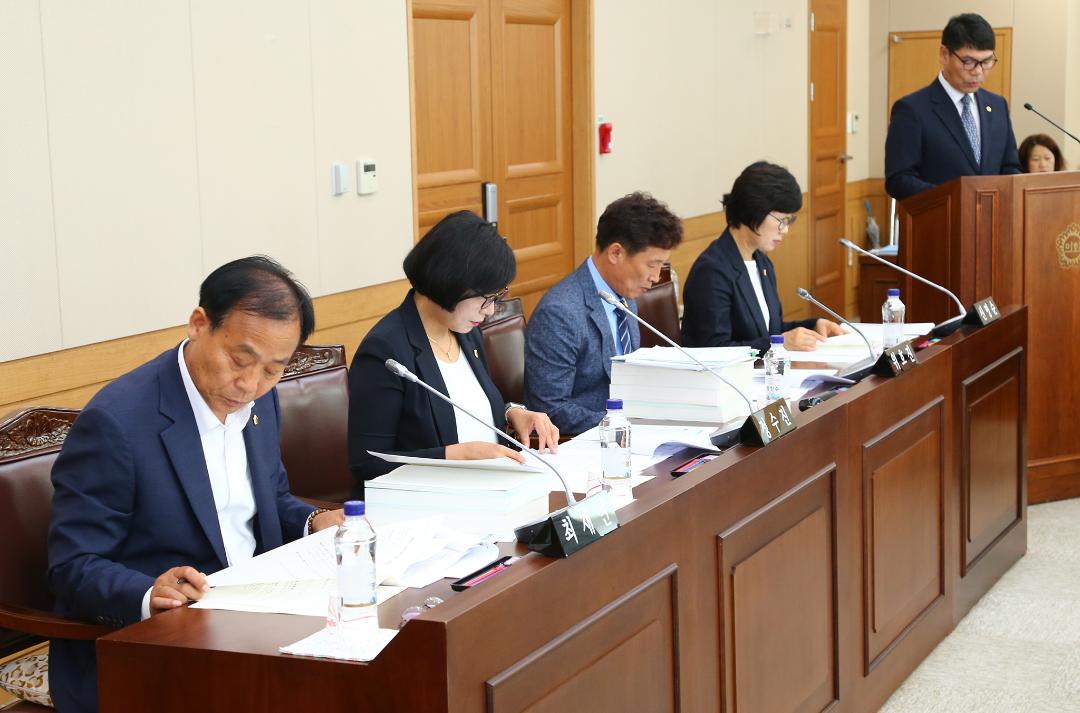 '제282회 제2차 농림수산위원회' 게시글의 사진(5) '2019-06-10 제282회 제2차 농림수산위원회 (5).jpg'