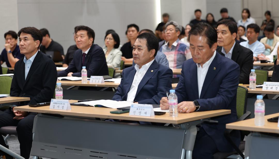 '강원형 바이오헬스 클러스터 구축 발전전략 모색 심포지엄' 게시글의 사진(9) '2024-07-25 강원형 바이오헬스 클러스터 구축 발전전략 모색 심포지엄 (8).jpg'