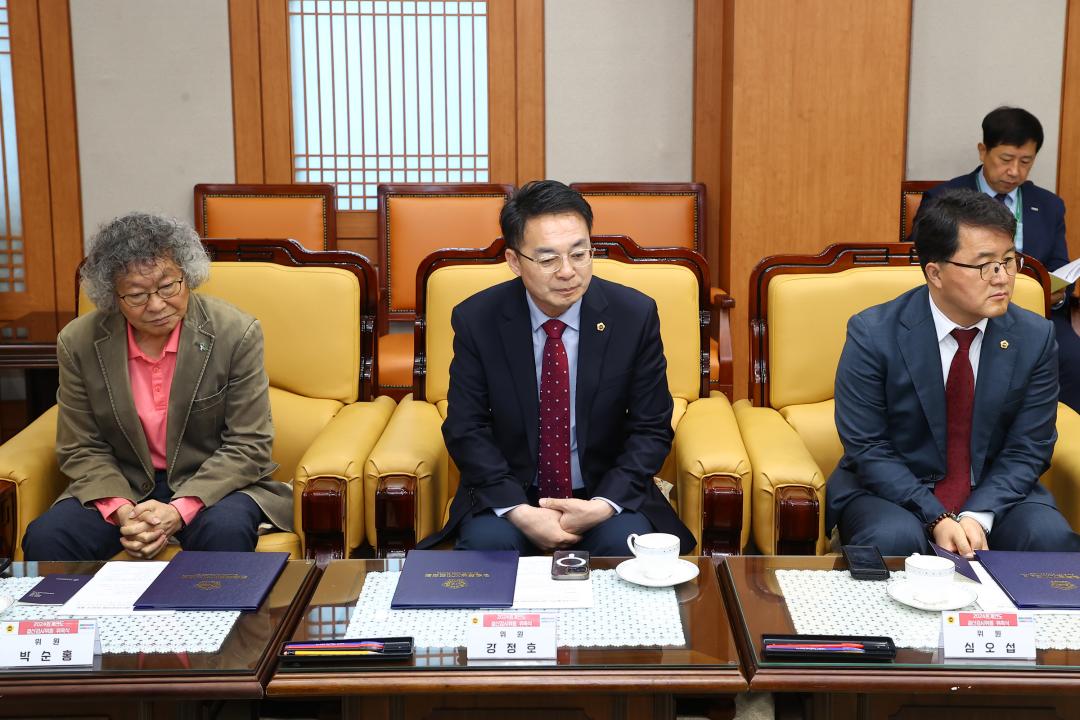 '2024회계년도 결산검사위원 위촉식' 게시글의 사진(30) '2025-04-16 2024회계년도 결산검사위원 위촉식 (29).jpg'