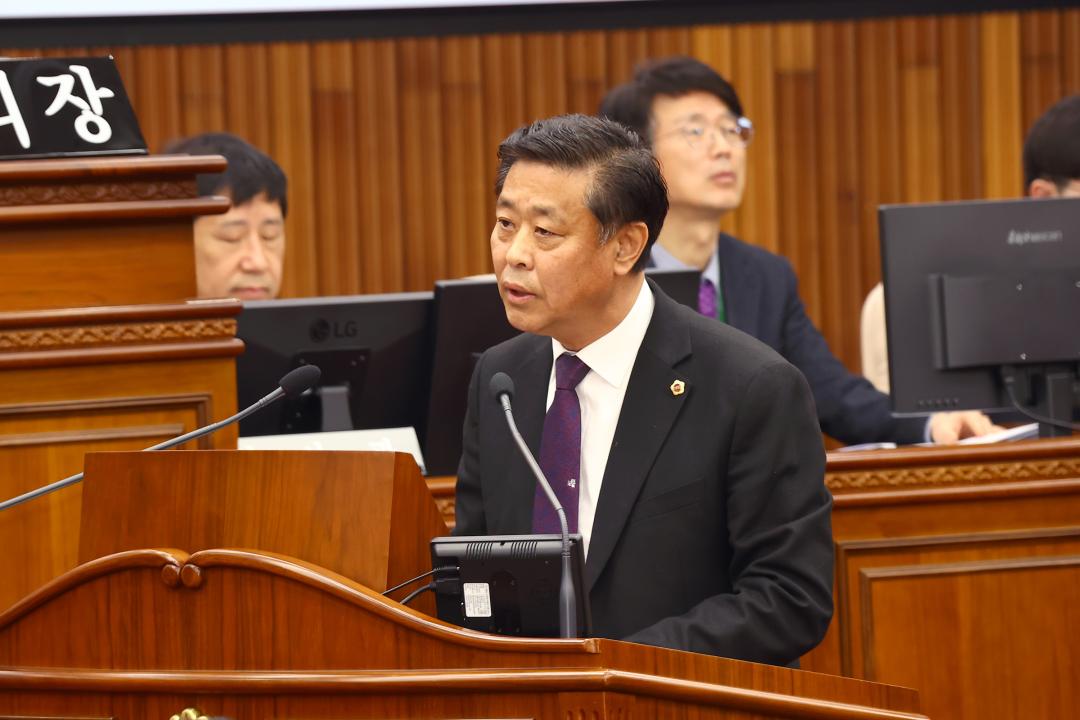 '제335회 제2차 본회의(제1차 도정 및 교육행정에 관한 질문)' 게시글의 사진(26) '2025-03-11 제335회 제2차 본회의(제1차 도정 및 교육행정에 관한 질문) (26) 지광천 의원.jpg'