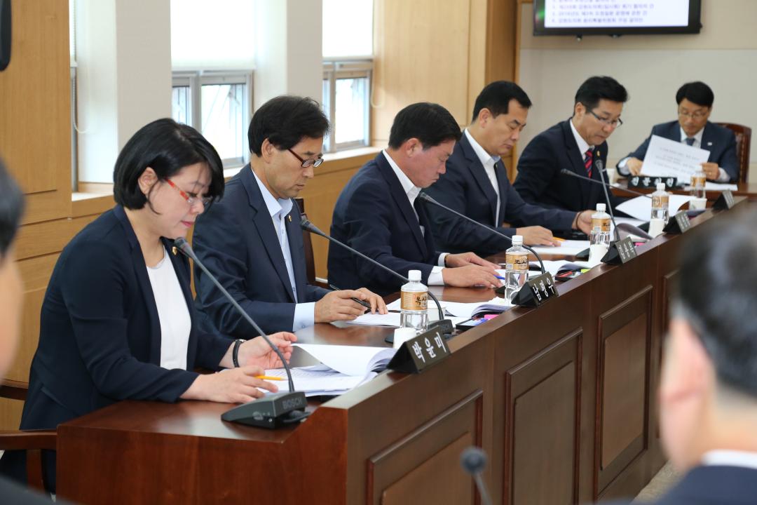 '제258회 제1차 의회운영위원회' 게시글의 사진(10) '2016-09-01 제258회 제1차 의회운영위원회 (10).JPG'