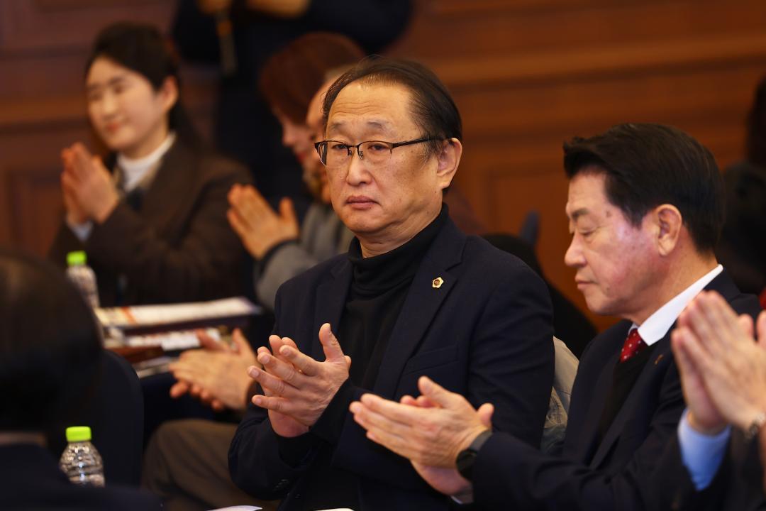 '강원특별자치도 문화예술인 신년교례회, 강원일보 신춘문예 시상식' 게시글의 사진(19) '2026-01-14 강원특별자치도 문화예술인 신년교례회, 강원일보 신춘문예 시상식 (19).jpg'