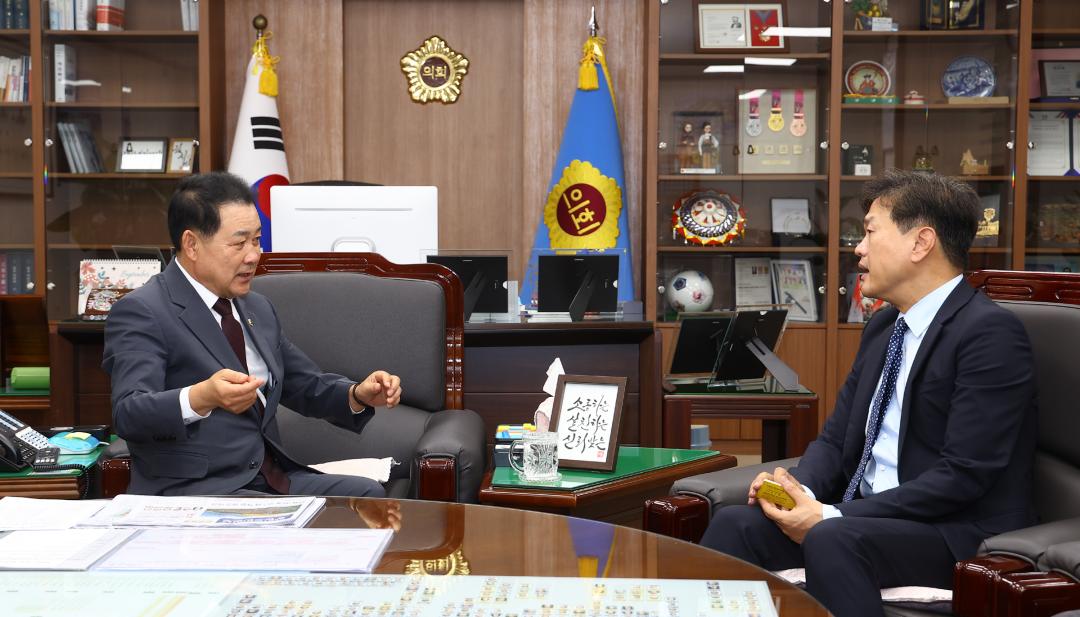 '강원특별자치도의회 방문(신임 강원경찰청장 )' 게시글의 사진(8) '2025-09-30 신임 강원경찰청장 방문 (8).jpg'