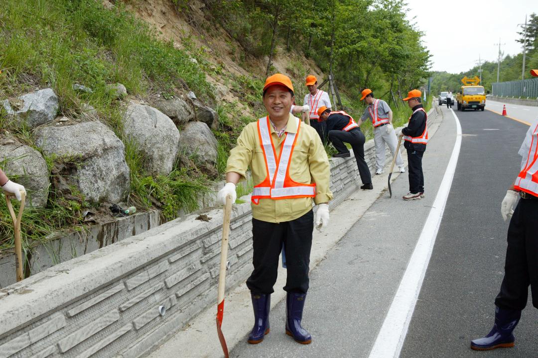 '강릉도로관리사업소 기동보수반 일일체험' 게시글의 사진(26) '2009-05-15 강릉도로관리사업소 기동보수반 일일체험 (26).jpg'