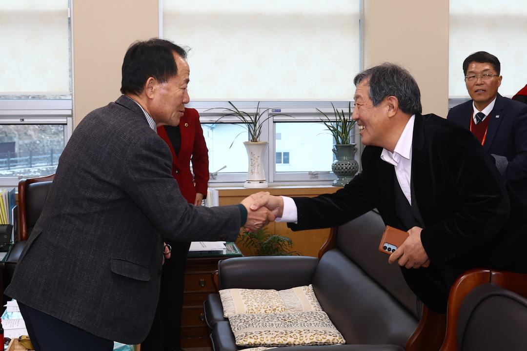 '강원특별자치도의회 농림수산위원회-강원산채연구회 간담회' 게시글의 사진(4) '2026-02-04 농림수산위원회-강원산채연구회 간담 (1).jpg'