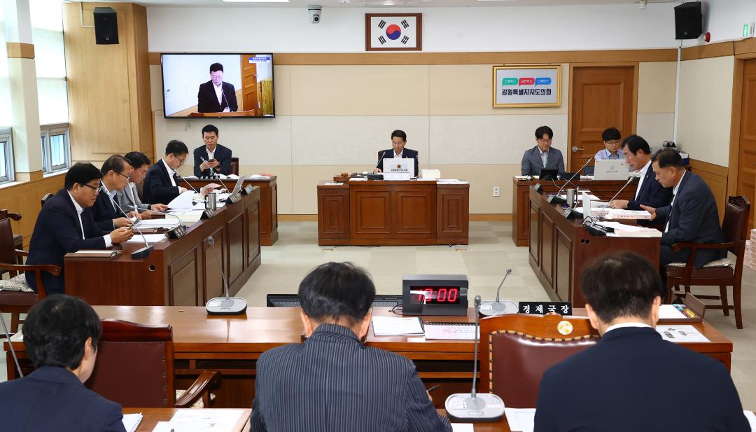 '제338회 제1차 경제산업위원회' 게시글의 사진(2) '2025-06-09 제338회 제1차 경제산업위원회 (2).jpg'