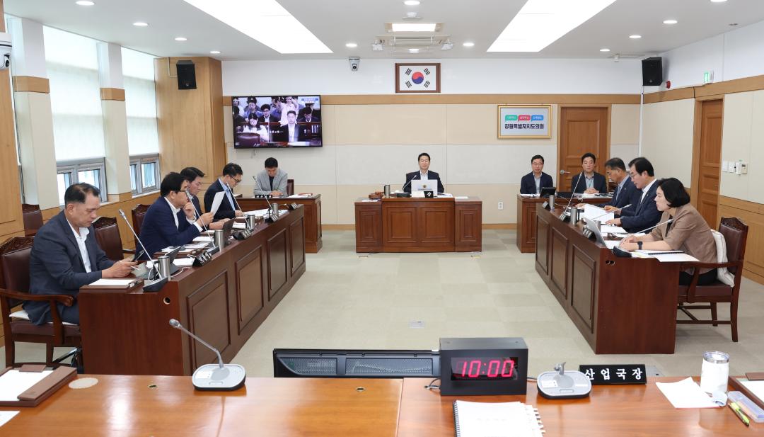 '제330회 제5차 경제산업위원회' 게시글의 사진(2) '2024-07-09 제330회 제5차 경제산업위원회 (2).jpg'