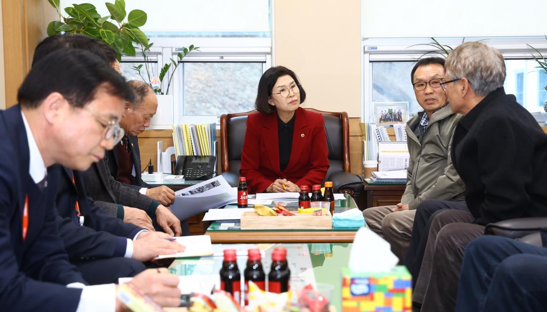 '강원특별자치도의회 농림수산위원회-강원산채연구회 간담회' 게시글의 사진(10) '2026-02-04 농림수산위원회-강원산채연구회 간담 (10).jpg'